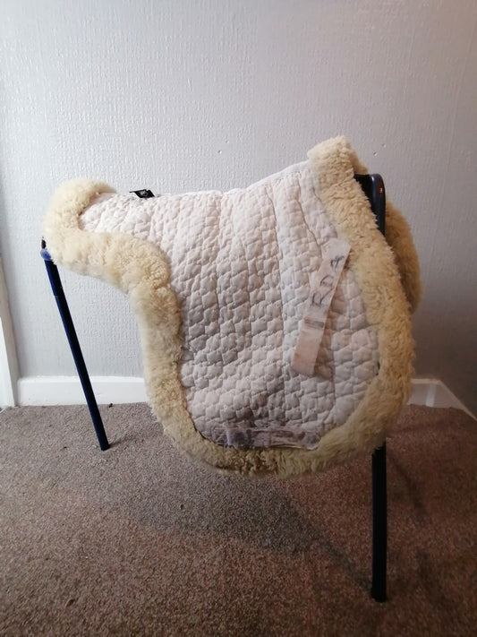 Mattes Full Sheepskin Numnah