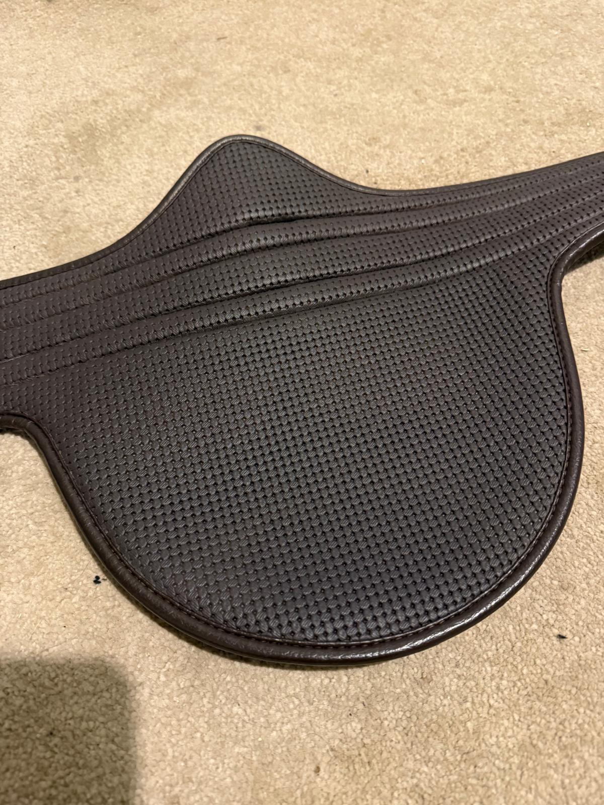 Hy Comfort Stud Girth 54”